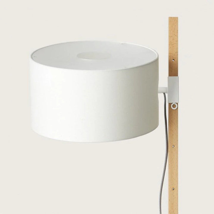 Riu Floor Lamp in Black or White