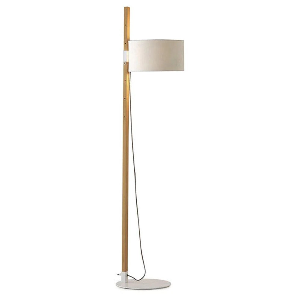 Riu Floor Lamp in Black or White