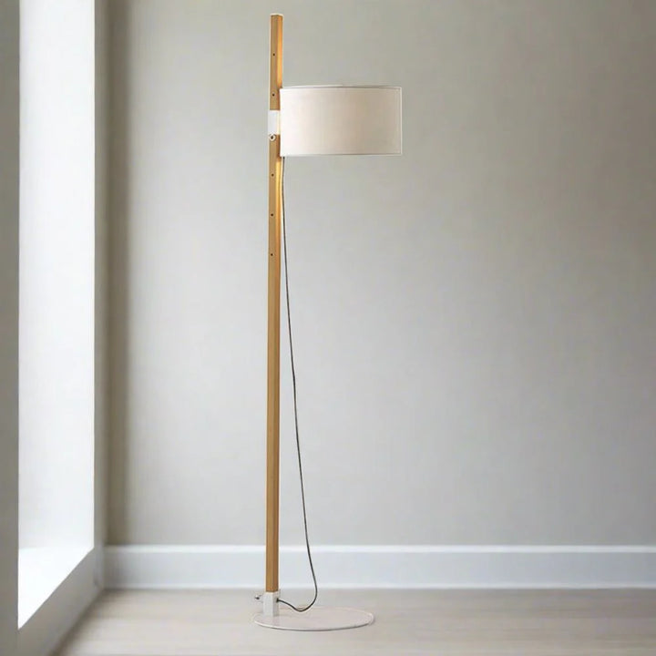 Riu Floor Lamp in Black or White